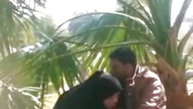 فحش آن لائن کوئی رجسٹریشن پاکستانی چمڑا حد تک ، ویڈیوز ، اور یہاں تک کہ کام میں عوامی پارک